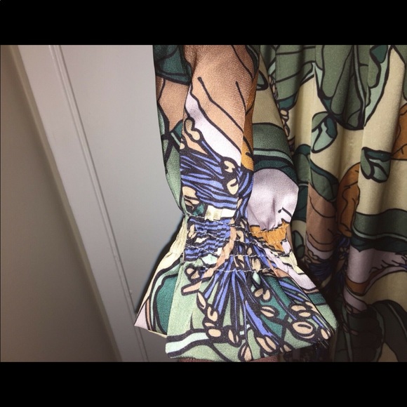 Gorgeous Silky Floral Dress (includes belt) NEW!!! - Picture 4 of 5